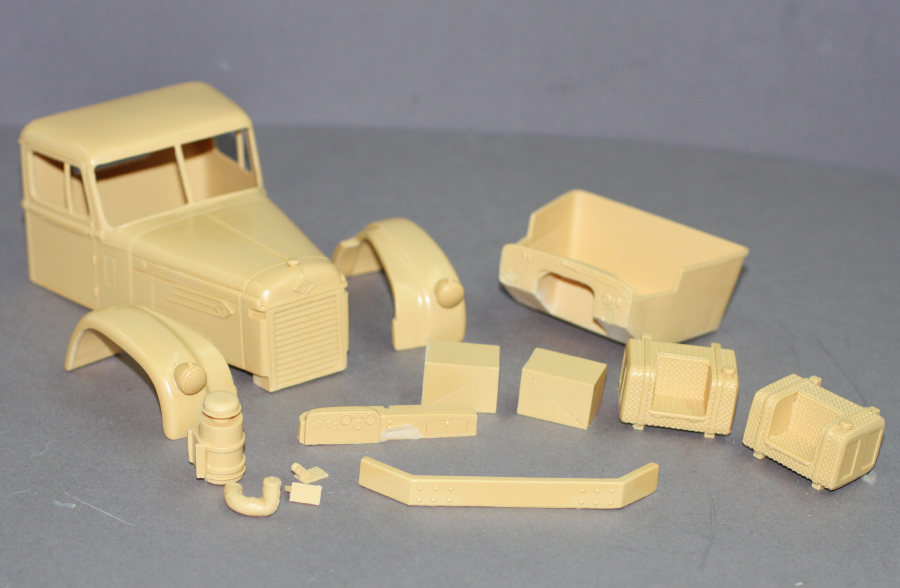 OLD RESIN TRUCK CAB CONVERSION KIT DIAMOND 'T' LONG NOSE SEPERATE